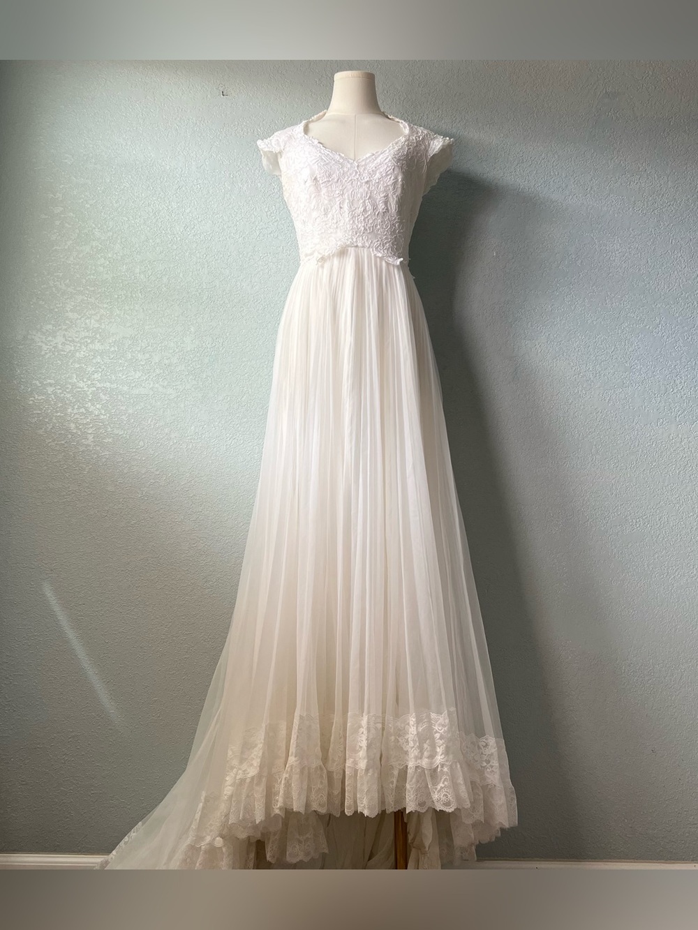 Vintage Alfred Angelo White Lace Wedding Dress Pleated Chiffon Train Bridal S